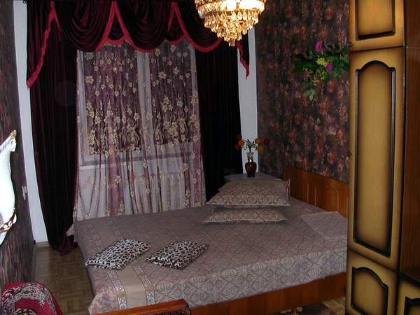 Красный номер гостиница на Острякова 1 Владивосток