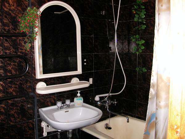 Ванна и туалет гостиница на Острякова 1 Владивосток